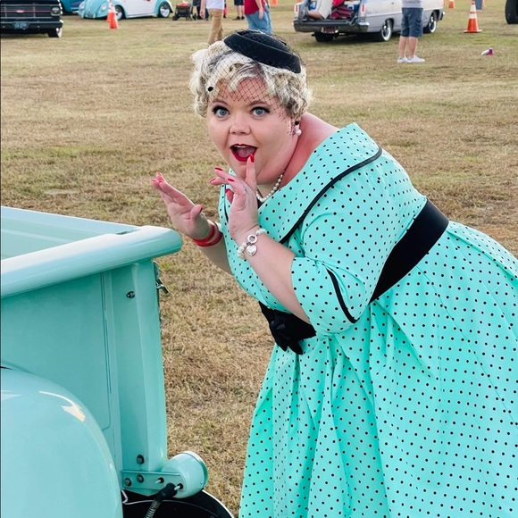 Meet your Posher, Anita - Picture 9 of 9